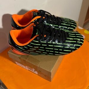 Youth soccer shoes